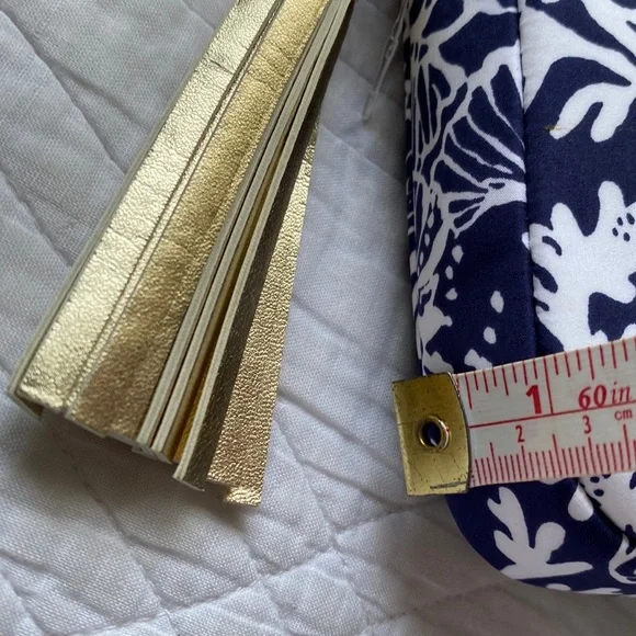 Lilly Pulitzer Tech Clutch Tablet IPad Padded Case In the Groove Navy Blue White